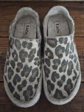 Taos Convertawool Women’s Slip-On Clog Slippers Leopard Wool Felt EU 41 / US 10